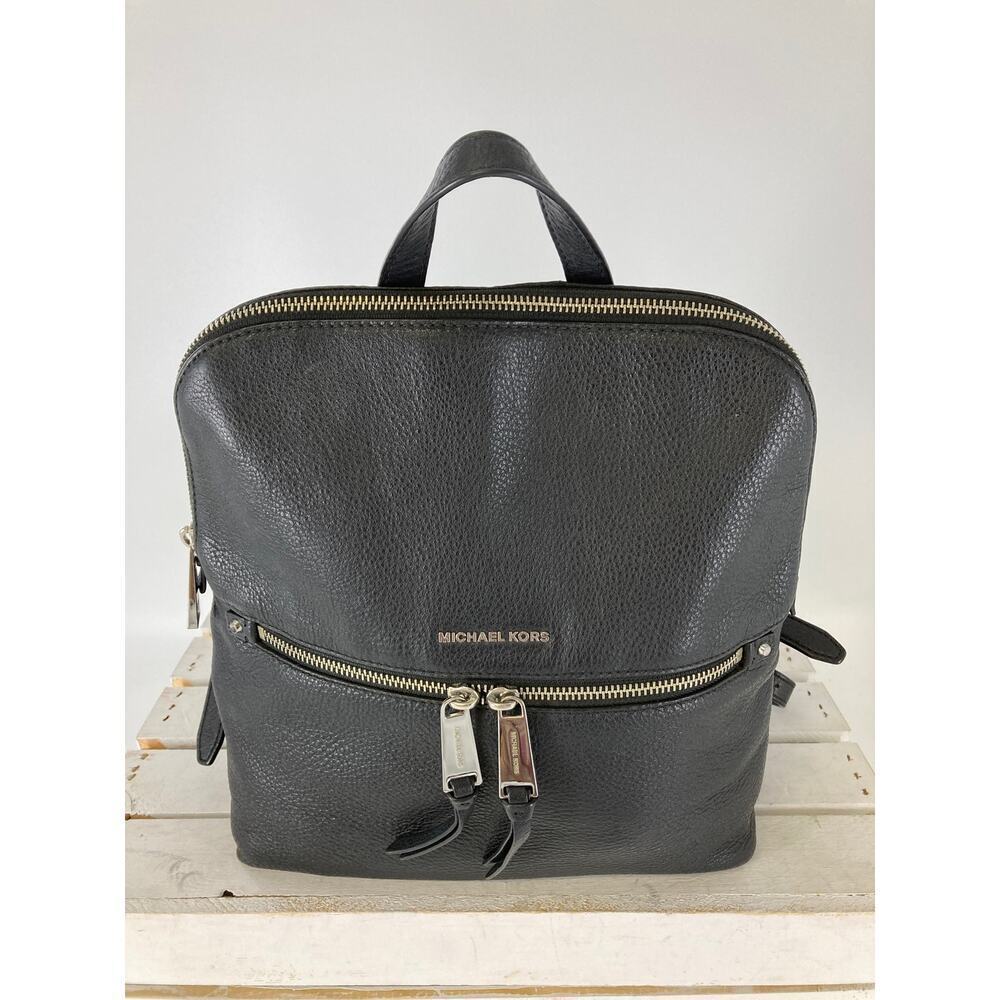 MICHAEL KORS, MEDIUM SIZE BLACK PEBBLED LEATHER BACKPACK (ASIS)